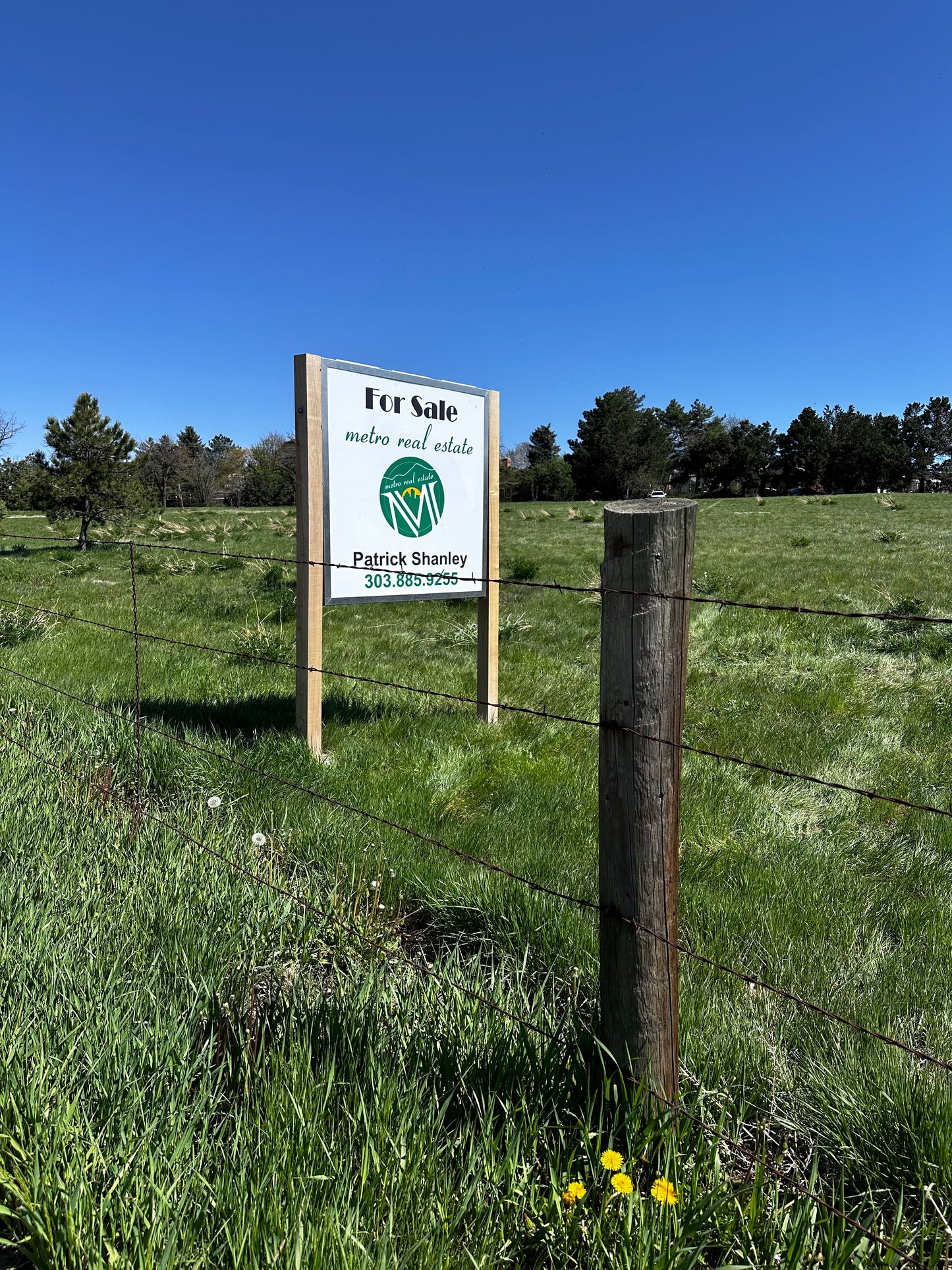 Commercial Solar Sign (48"x48")