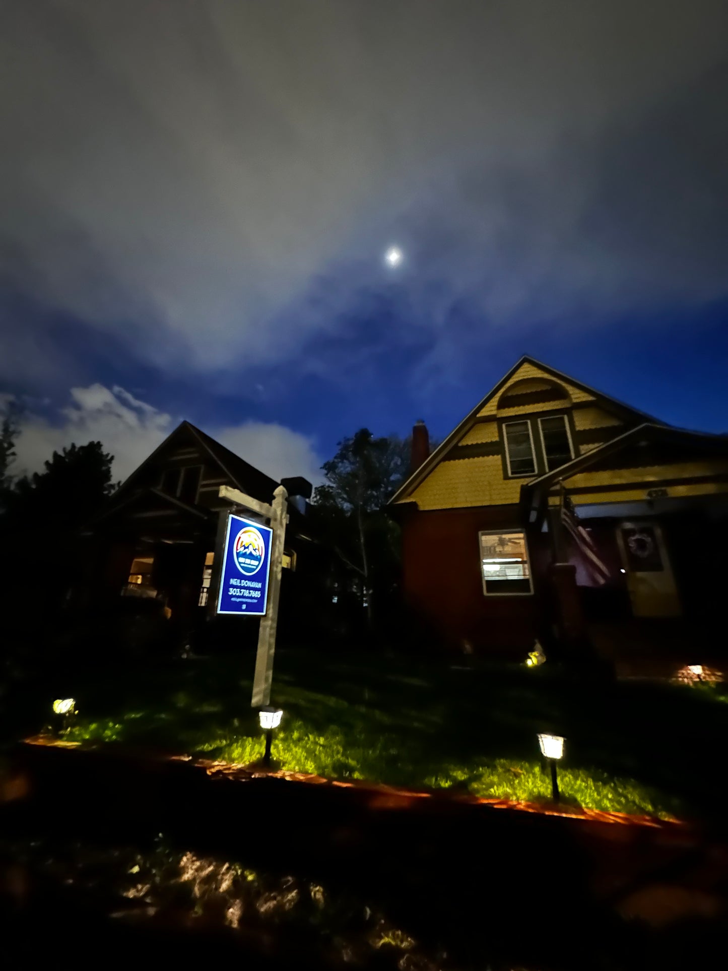 Classic Solar Sign (24"x30")