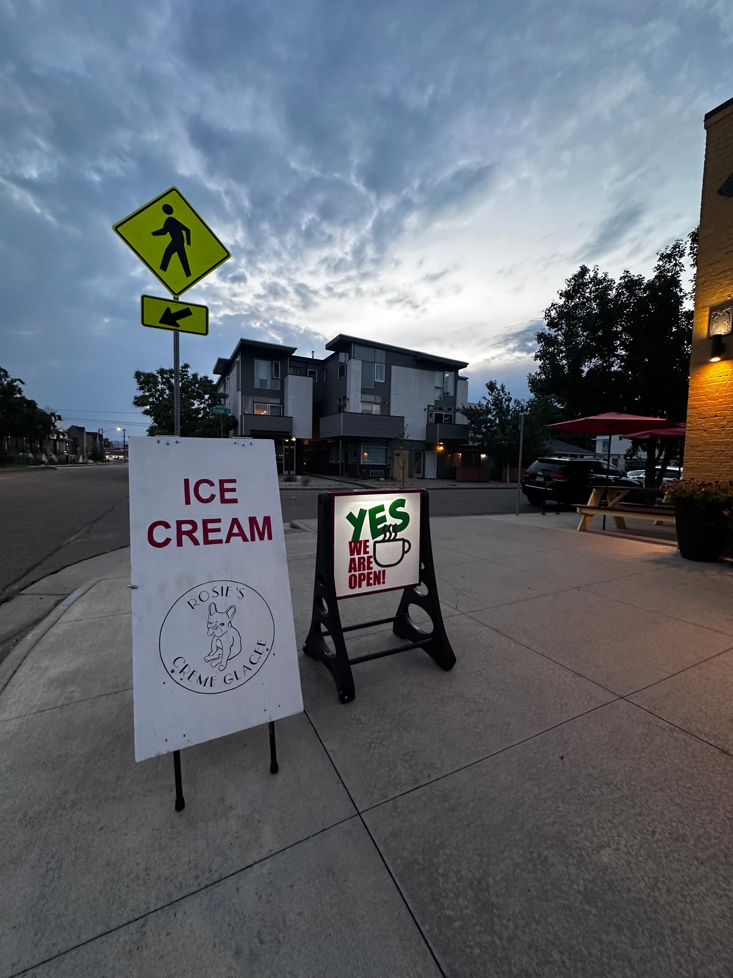 Solar Sidewalk Wind Sign! (patent-pending)
